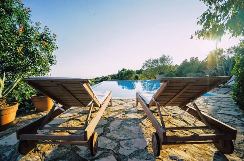 4 Bedroom Villa with Pool & Tennis Court near Jelsa, Hvar Island - sleeps 8-10