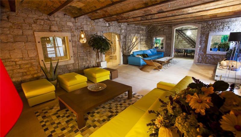 Luxury 4 Bedroom Villa with Indoor and Outdoor Pools in Jelsa, sleeps 8-12