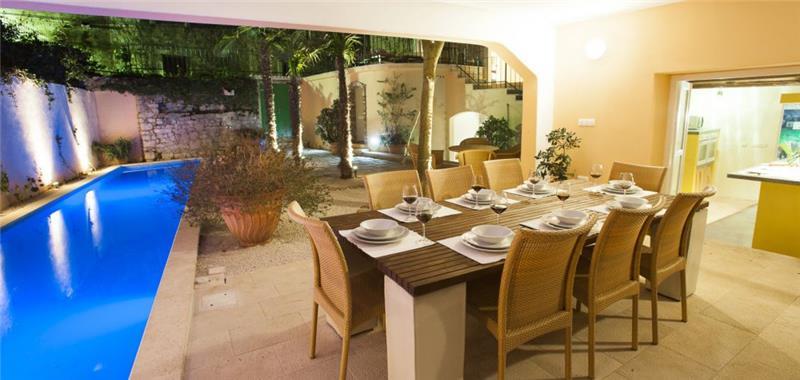 Luxury 4 Bedroom Villa with Indoor and Outdoor Pools in Jelsa, sleeps 8-12