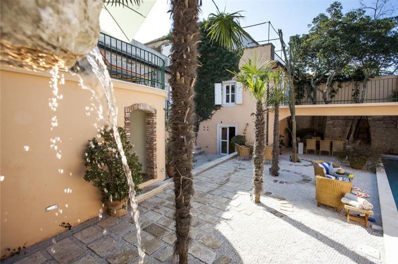 Luxury 4 Bedroom Villa with Indoor and Outdoor Pools in Jelsa, sleeps 8-12