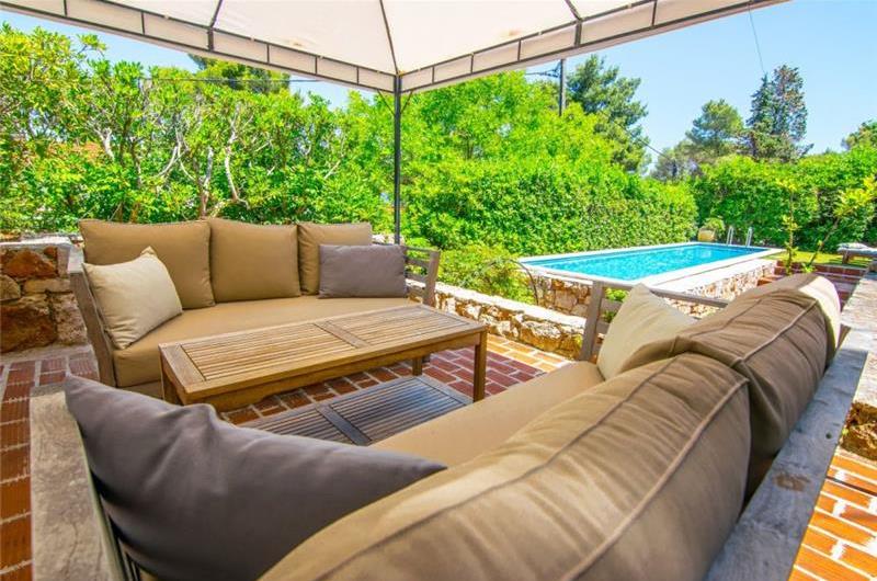 Luxury 4 Bedroom Seaside Villa with Pool near Jelsa, sleeps 8-10