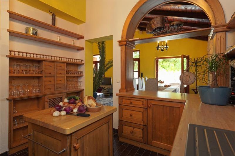 Luxury 4 Bedroom Seaside Villa with Pool near Jelsa, sleeps 8-10