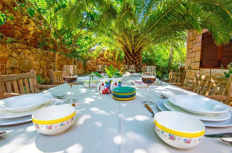 Luxury 4 Bedroom Seaside Villa with Pool near Jelsa, sleeps 8-10