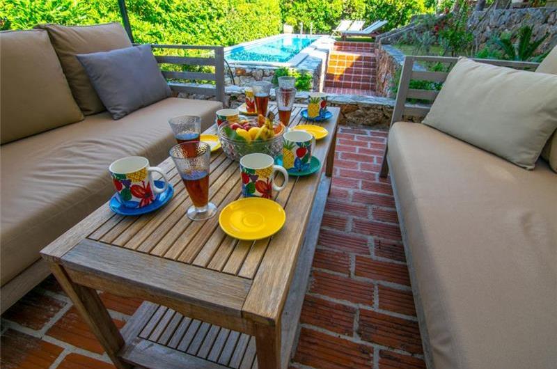 Luxury 4 Bedroom Seaside Villa with Pool near Jelsa, sleeps 8-10