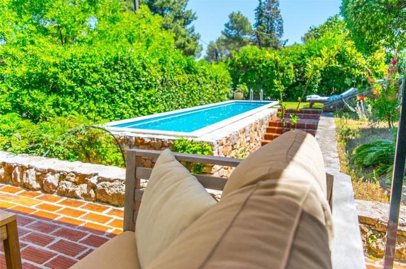 Luxury 4 Bedroom Seaside Villa with Pool near Jelsa, sleeps 8-10