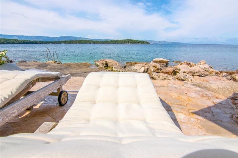 Luxury 4 Bedroom Seaside Villa with Pool near Jelsa, sleeps 8-10