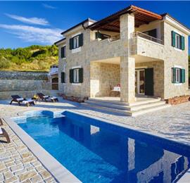 4 Bedroom Villa with Pool near Podstrana, sleeps 8