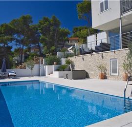 5 Bedroom Villa with Infinity Pool and Sea Views in Splitska, Brac Island - sleeps 10