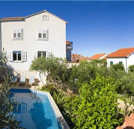 5 Bedroom Seaside Villa with Pool in Supetar, Brac Island, Sleeps 9-11