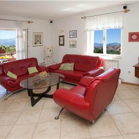 5 Bedroom Seaside Villa with Pool in Supetar, Brac Island, Sleeps 9-11