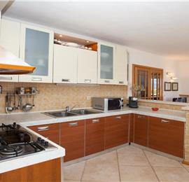 5 Bedroom Seaside Villa with Pool in Supetar, Brac Island, Sleeps 9-11