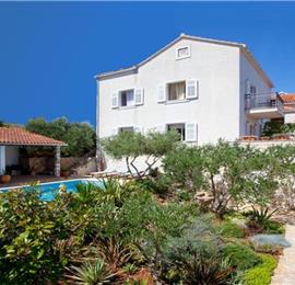 5 Bedroom Seaside Villa with Pool in Supetar, Brac Island, Sleeps 9-11