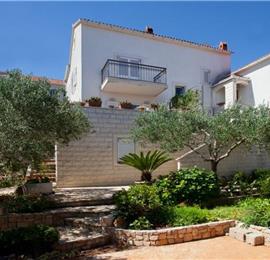 5 Bedroom Seaside Villa with Pool in Supetar, Brac Island, Sleeps 9-11