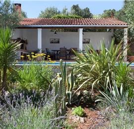 5 Bedroom Seaside Villa with Pool in Supetar, Brac Island, Sleeps 9-11