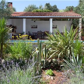 5 Bedroom Seaside Villa with Pool in Supetar, Brac Island, Sleeps 9-11