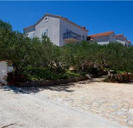 5 Bedroom Seaside Villa with Pool in Supetar, Brac Island, Sleeps 9-11