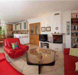 5 Bedroom Seaside Villa with Pool in Supetar, Brac Island, Sleeps 9-11