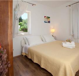 5 Bedroom Seaside Villa with Pool in Supetar, Brac Island, Sleeps 9-11
