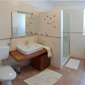 5 Bedroom Seaside Villa with Pool in Supetar, Brac Island, Sleeps 9-11