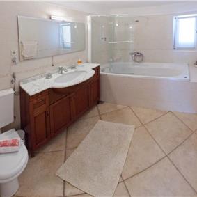 5 Bedroom Seaside Villa with Pool in Supetar, Brac Island, Sleeps 9-11