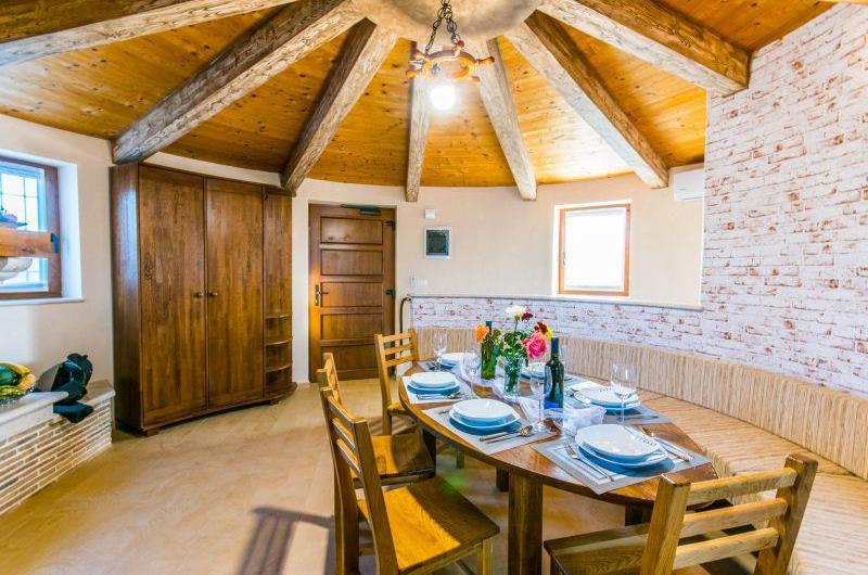 1 Bedroom Villa with Annexe and Pool near Pula, sleeps 2-4