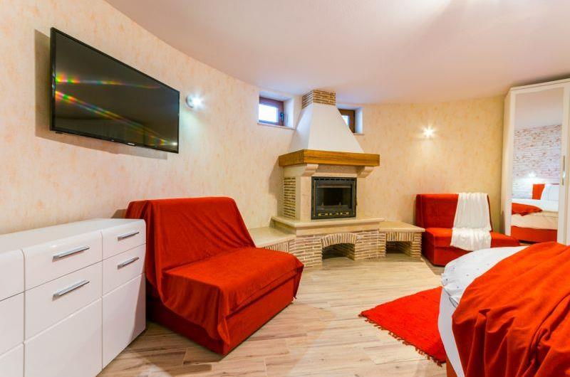 1 Bedroom Villa with Annexe and Pool near Pula, sleeps 2-4