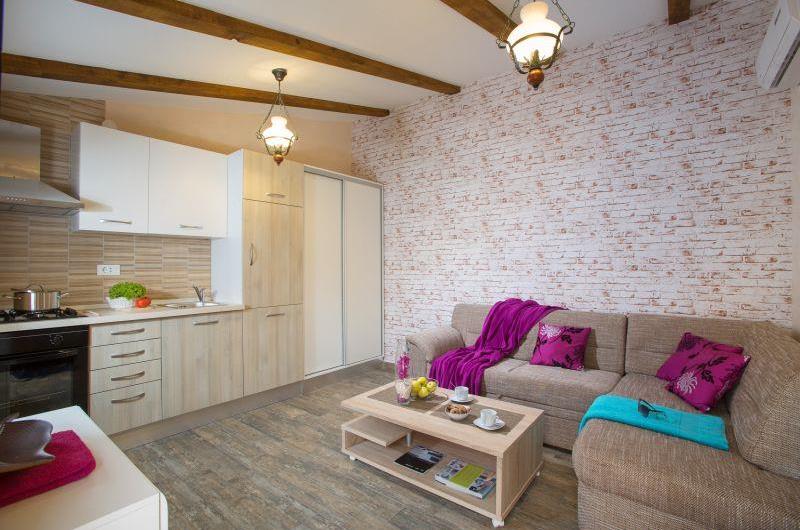 1 Bedroom Villa with Annexe and Pool near Pula, sleeps 2-4