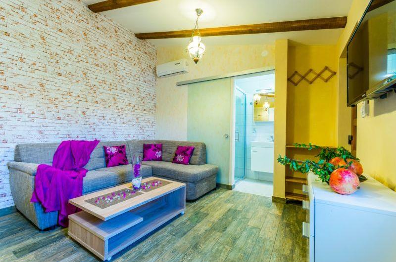 1 Bedroom Villa with Annexe and Pool near Pula, sleeps 2-4