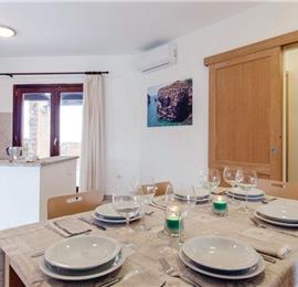 3 Bedroom Apartment with Pool in Costa Paradiso, sleeps 6-8
