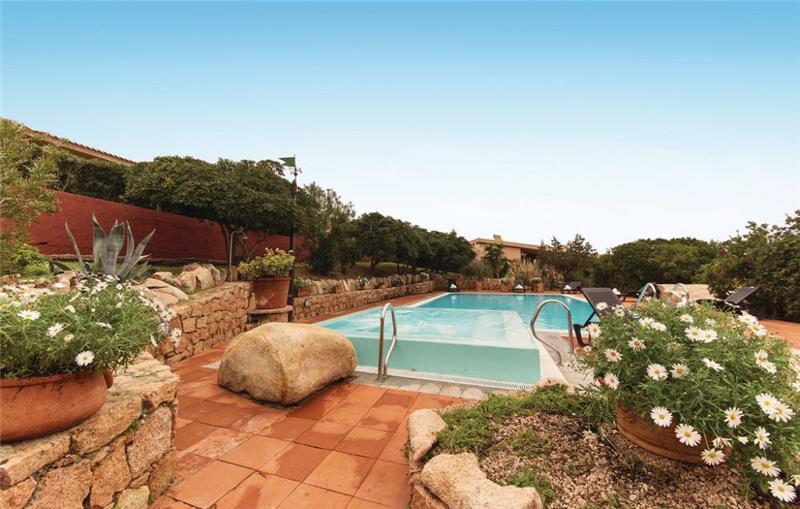 7 Bedroom Villa with Pool and Sea Views in Costa Paradiso, sleeps 13