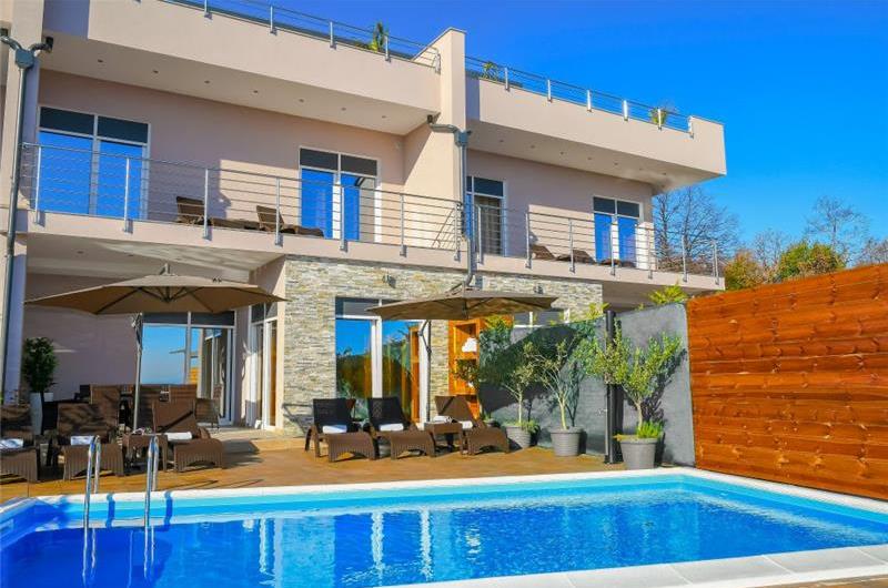 8 Bedroom Villa with 2 Pools and Sea Views near Opatija, sleeps 16