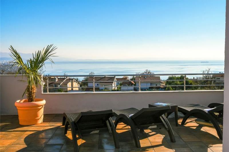 8 Bedroom Villa with 2 Pools and Sea Views near Opatija, sleeps 16