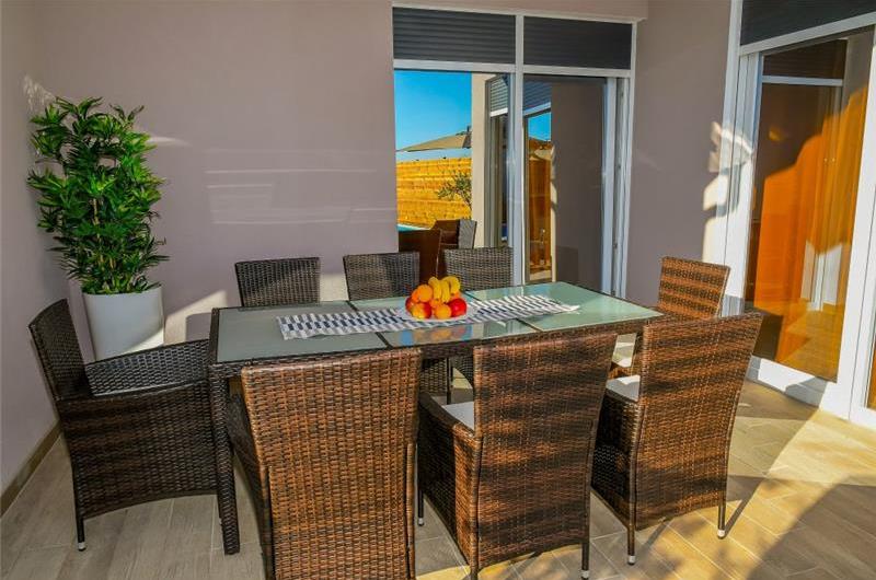 8 Bedroom Villa with 2 Pools and Sea Views near Opatija, sleeps 16