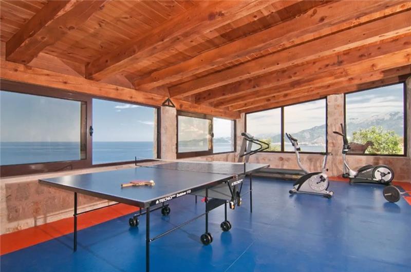 1 Bedroom Apartment with 2 Shared Pools, sleeps 2