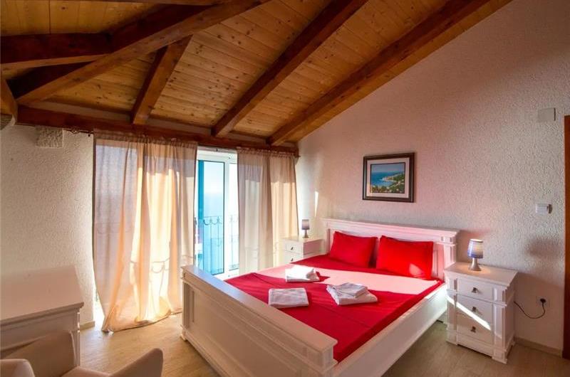 1 Bedroom Apartment with 2 Shared Pools, sleeps 2