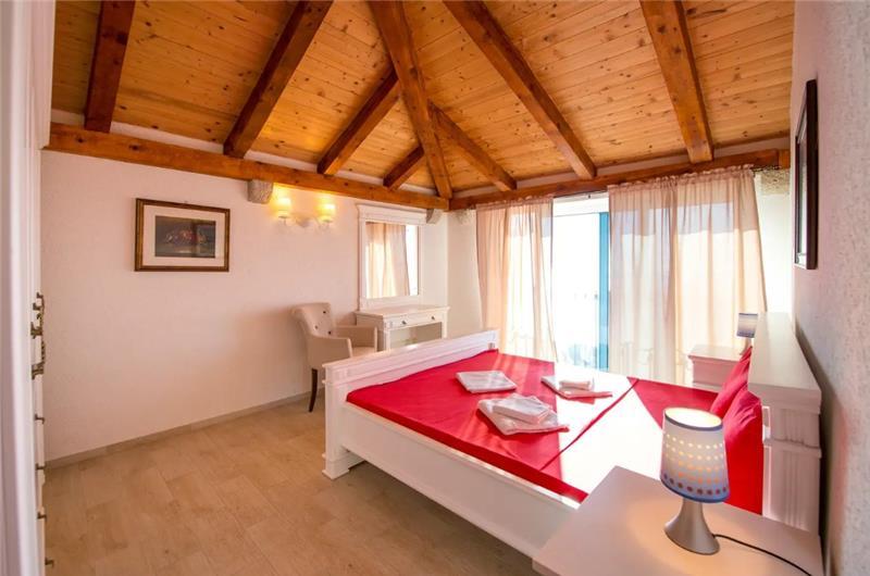 1 Bedroom Apartment with 2 Shared Pools, sleeps 2