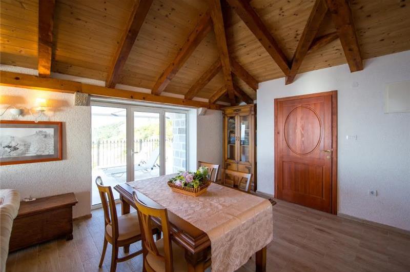 1 Bedroom Apartment with 2 Shared Pools, sleeps 2