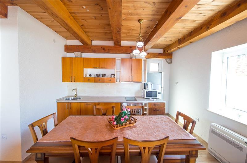 2 Bedroom Apartment with 2 Shared Pools, sleeps 4