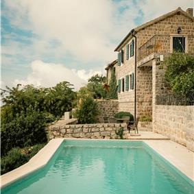 Studio Apartment with Shared Pool in Kotor Bay, Montenegro, Sleeps 2-3