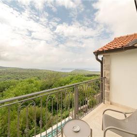 2 Bedroom Apartment with Shared Pool in Kotor Bay, Montenegro, Sleeps 4