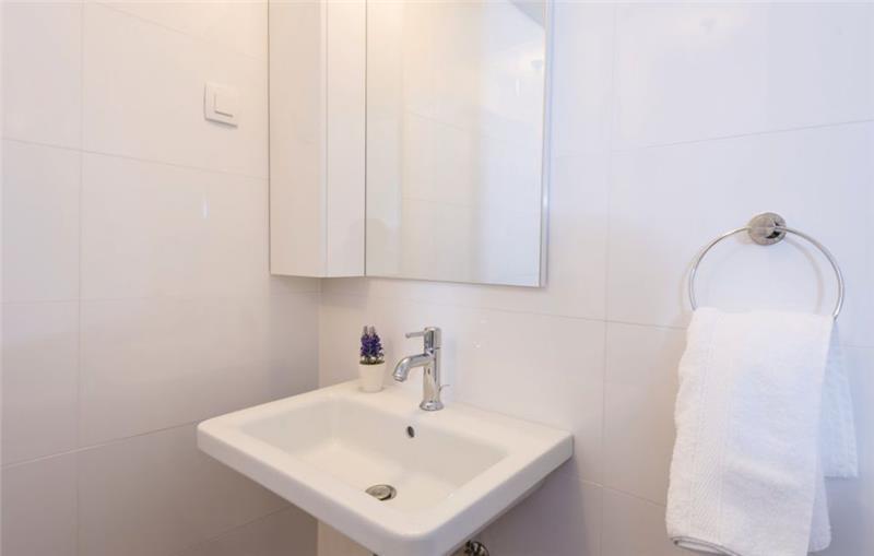 4 Bedroom Luxury Villa with Pool and Sea View in Orebic, sleeps 7-9