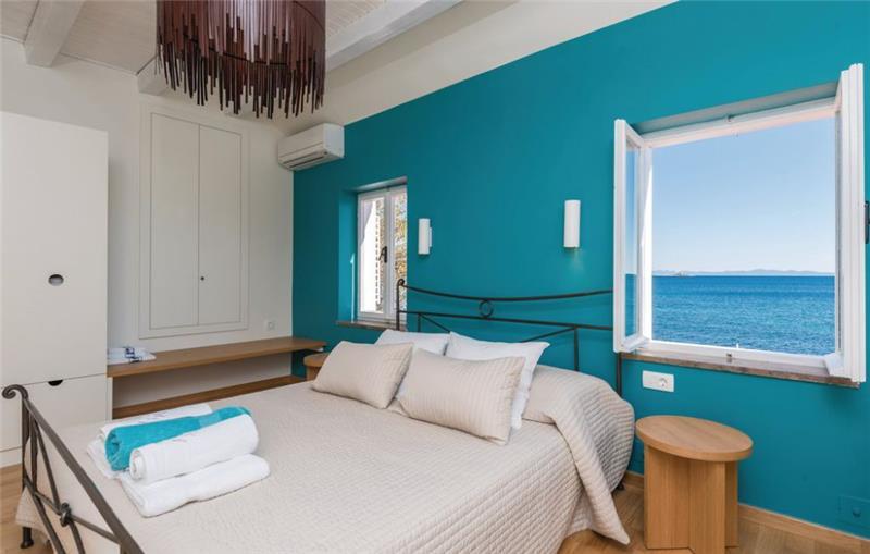 4 Bedroom Luxury Villa with Pool and Sea View in Orebic, sleeps 7-9