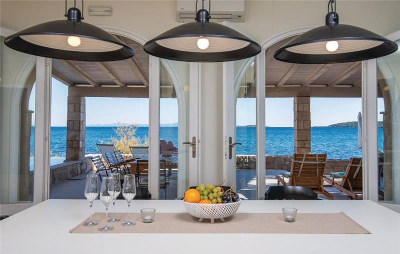 4 Bedroom Luxury Villa with Pool and Sea View in Orebic, sleeps 7-9
