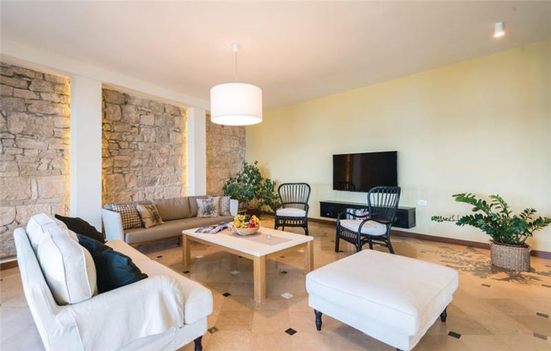 4 Bedroom Luxury Villa with Pool and Sea View in Orebic, sleeps 7-9