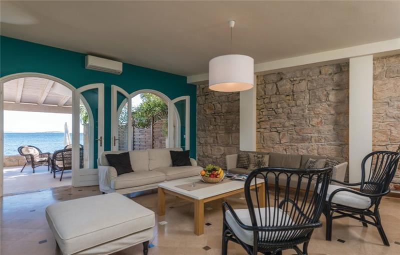 4 Bedroom Luxury Villa with Pool and Sea View in Orebic, sleeps 7-9