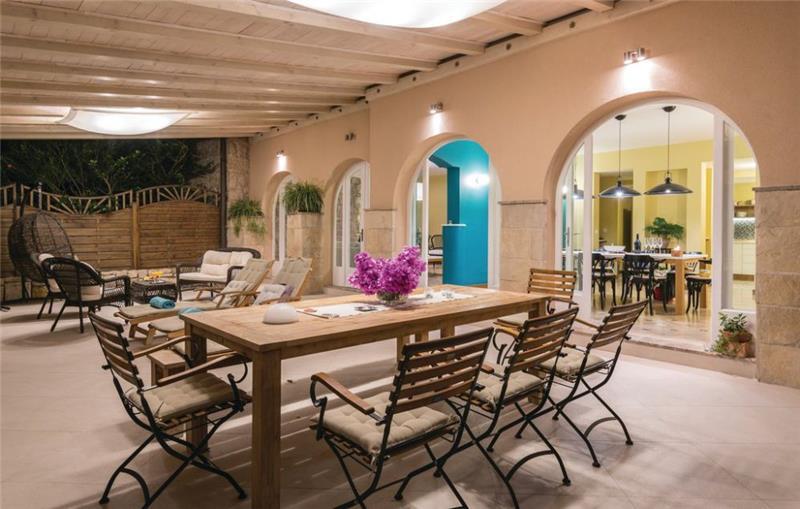 4 Bedroom Luxury Villa with Pool and Sea View in Orebic, sleeps 7-9