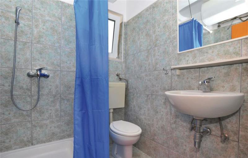 6 Bedroom Villa with Pool in Razanj near Rogoznica, sleeps 15
