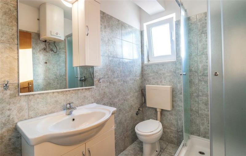 6 Bedroom Villa with Pool in Razanj near Rogoznica, sleeps 15