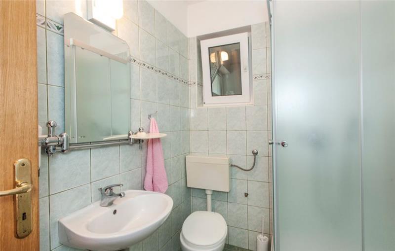 6 Bedroom Villa with Pool in Razanj near Rogoznica, sleeps 15