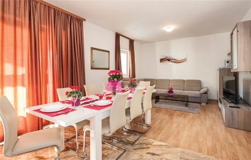 6 Bedroom Villa with Pool in Razanj near Rogoznica, sleeps 15